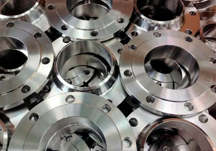 Flanges de aço inox prontos para expedição